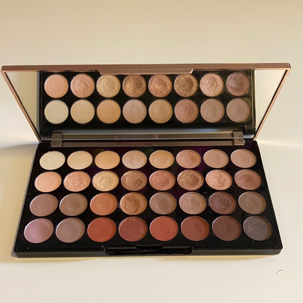 Makeup Revolution: Flawless 3 Resurrection Palette